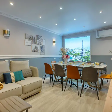 アパート Elegant Triplex In - Ideal For 10 - Aircon パリ