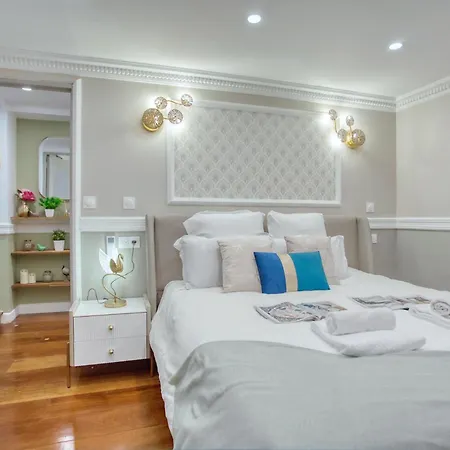 Elegant Triplex In - Ideal For 10 - Aircon アパート パリ