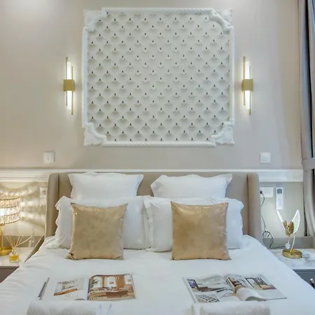 Elegant Triplex In - Ideal For 10 - Aircon Apartment *