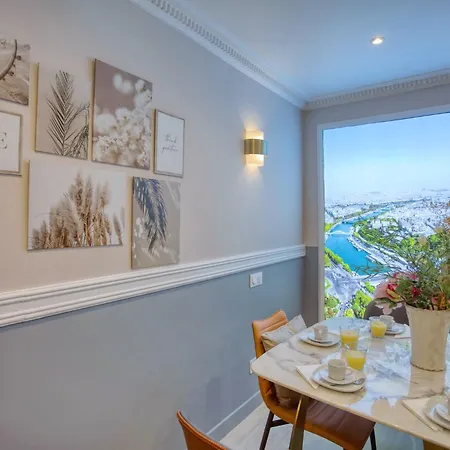 아파트 Elegant Triplex In - Ideal For 10 - Aircon *